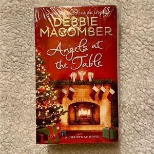 Set of 3 Debbie Macomber paperback books 📚